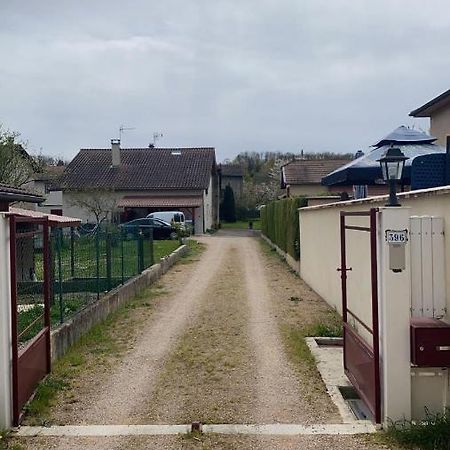 Au Gres Du Vent Ruy-Montceau Exterior foto