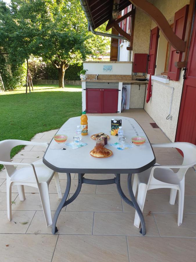 Au Gres Du Vent Ruy-Montceau Exterior foto