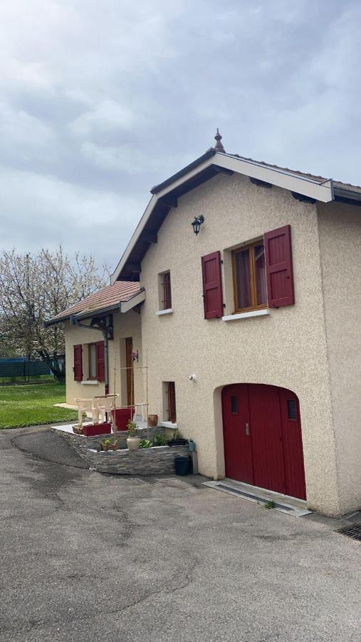 Au Gres Du Vent Ruy-Montceau Exterior foto